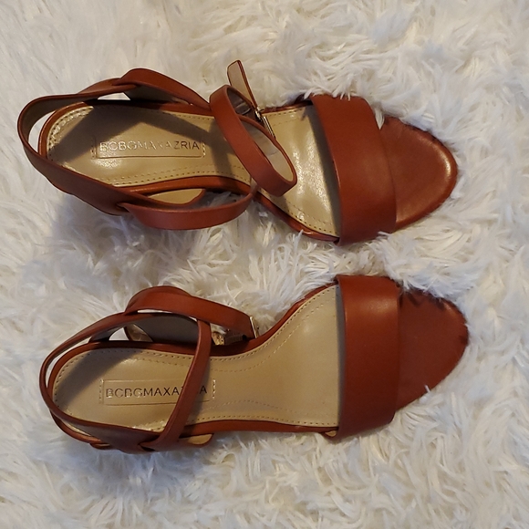 BCBGMazAzria Lennox Leather Wedge Sandals - Picture 2 of 9